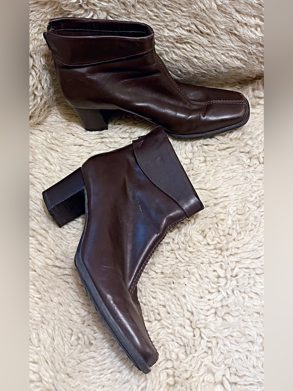 Naturalizer Dark Brown Leather Mid-Heel Ankle Booties